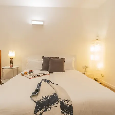 Residenza Art Design In * コモ